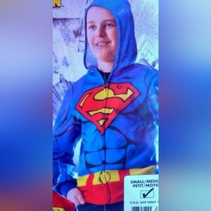 Superman (Child) Hoodie
S/M  6-10